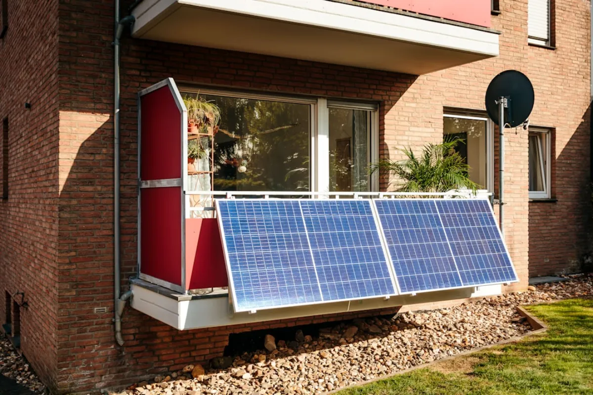Rijden op Zonne-energie: De Complete Gids voor 2026